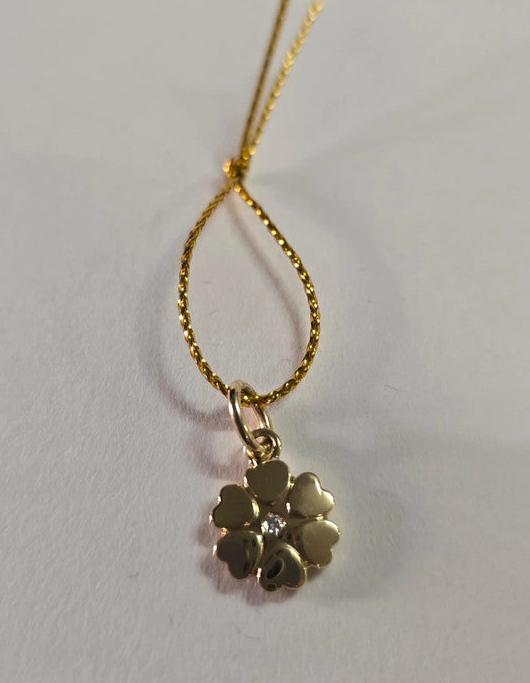 Tiffany & Co - 18ct. Flower - Pendant with Diamond